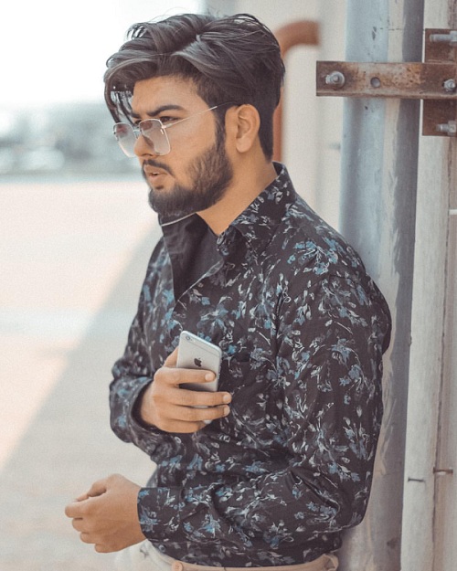 Lovy Singh Bhatia – The journey from a bullied childhood to a multi talented social media influencer